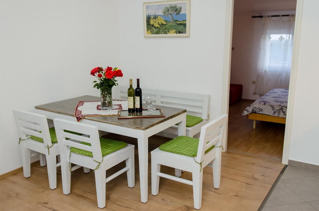 Olive Garden Apartments Cilipi Room photo